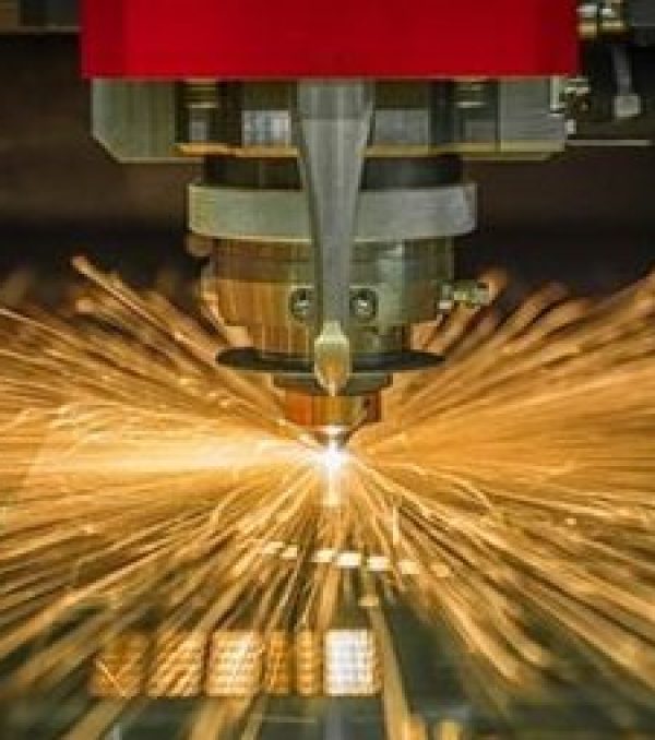 lasercutting_sparks